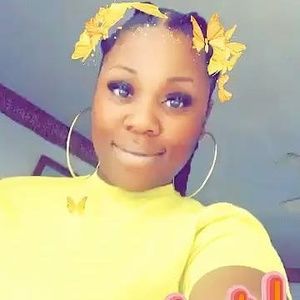 Meet your Posher, Ebony