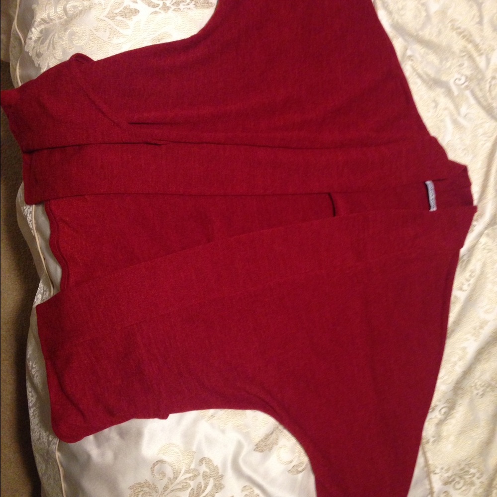 Carol Rose Burgandy Shaw/ Jacket with two pockets