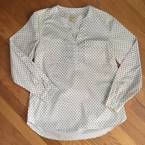💟 Ivory and White Pullover Blouse, size Medium