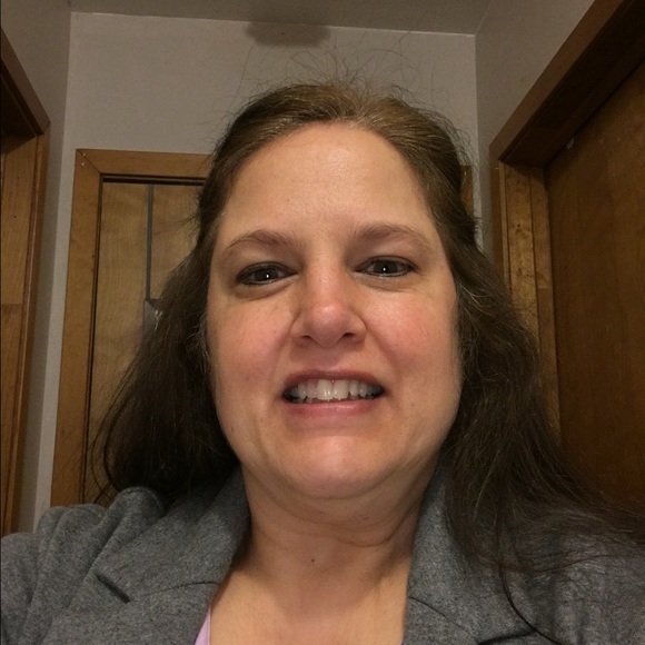 Meet your Posher, Sandy - Picture 1 of 1