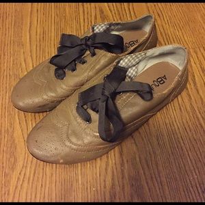 FREE w/ Purchase Preppy Ribbon Wingtip Oxfords