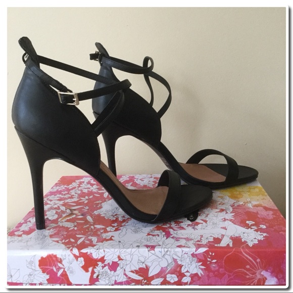 Chinese Laundry Ankle Strap Heels - Picture 5 of 8