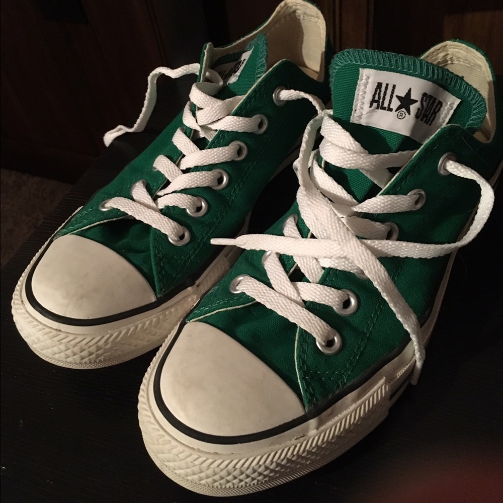 Converse shoes womans size 8, men's size 6