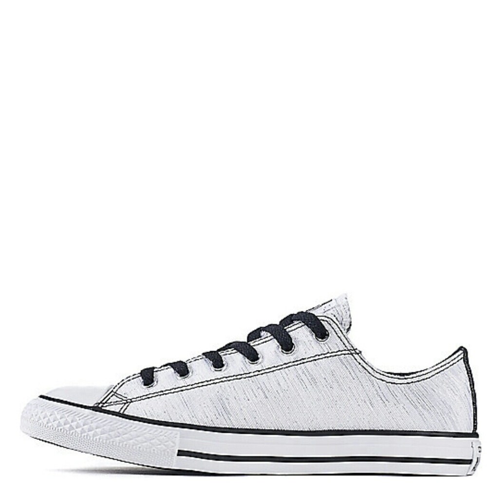 LAST PAIR!!! Converse Chuck Taylor's - Picture 2 of 3
