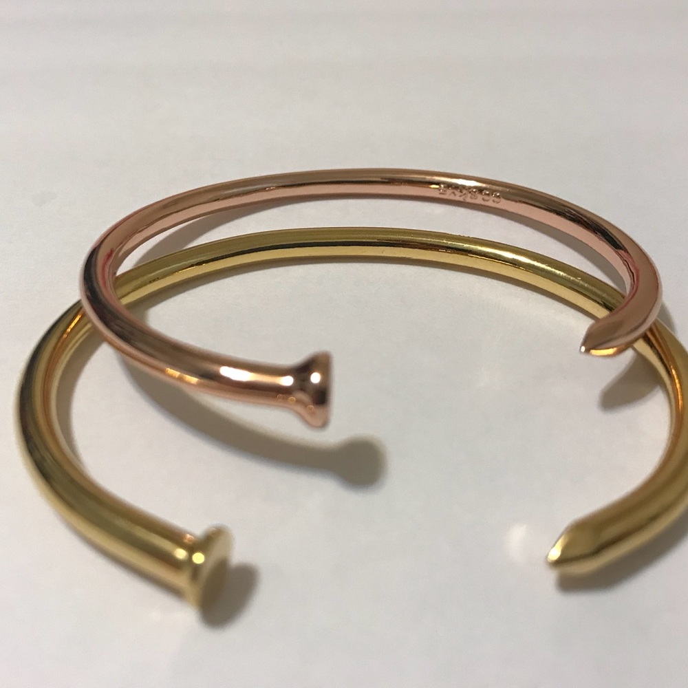 CC Skye Nail Bangle Bracelet in 18k gold - Picture 3 of 4