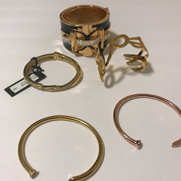 CC Skye Nail Bangle Bracelet in 18k gold - Picture 4 of 4