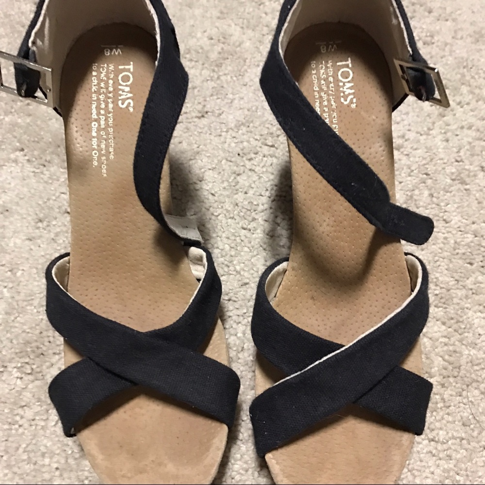 Toms wedges