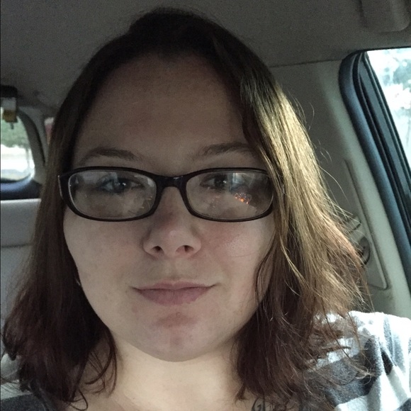 Meet your Posher, Melissa - Picture 1 of 1
