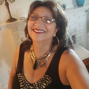 Meet your Posher, Genevieves