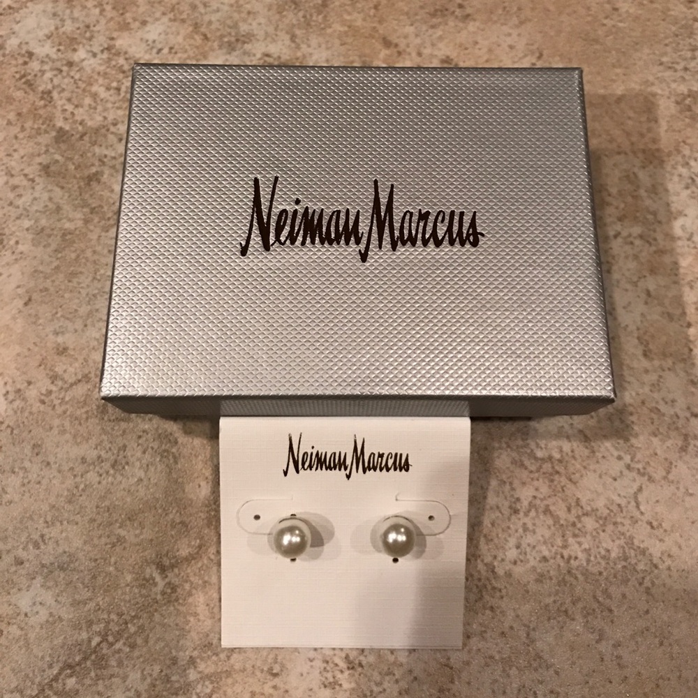 Neiman Marcus pearl earring studs