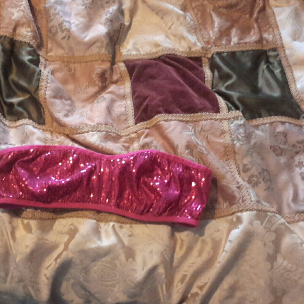 Nollie bra / top sequined pink