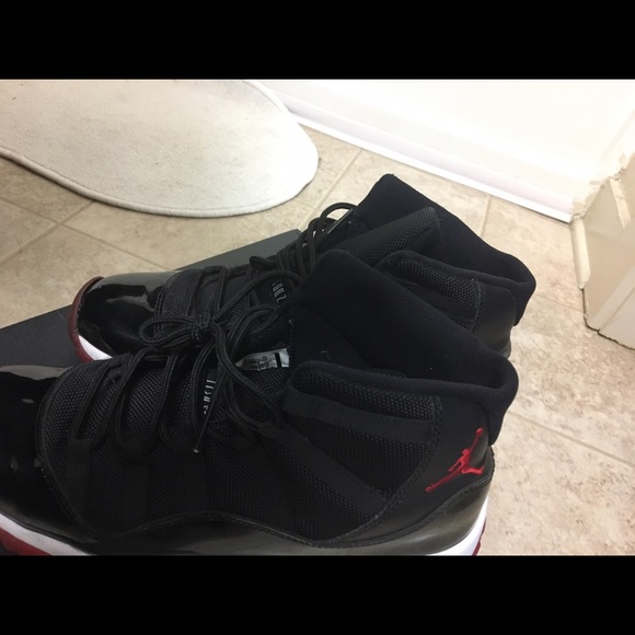 bred 11s black and red