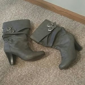 Grey boots