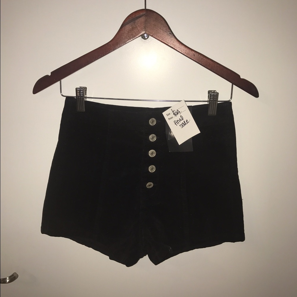 Large high waisted corduroy shorts with tags!