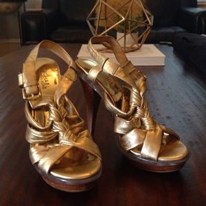 Michael Kors gold heels! 7.5