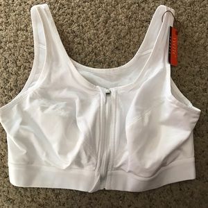 NWT 40DD Sports Bra Yvette
