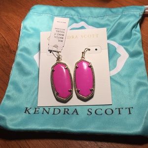 Magenta Stone gold metal color bar Elle earrings