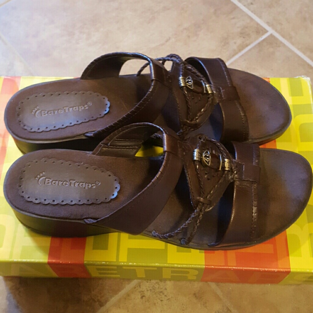 Bare trap sandals