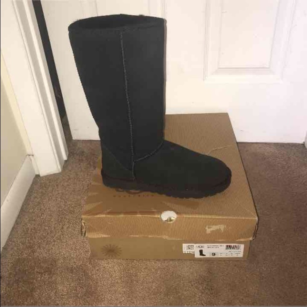 Tall black Classic Uggs - size 9