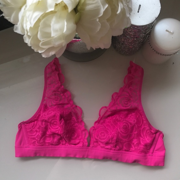 PINK Victoria's Secret Lace Plunge Bralette - Picture 1 of 4