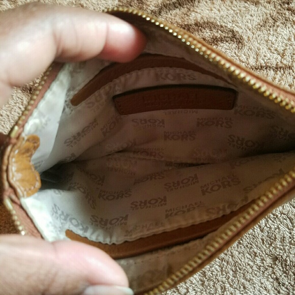 Michael Kors wristlet - Picture 3 of 3
