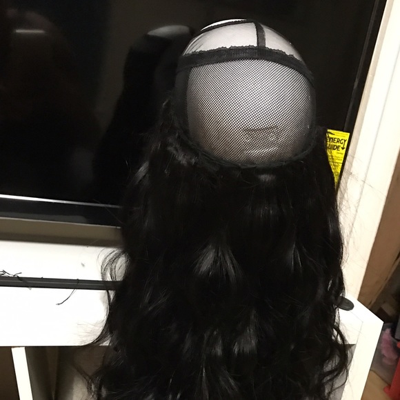 U Part Wigs and lace Closure Wigs ! 💁🏽 - Picture 3 of 3