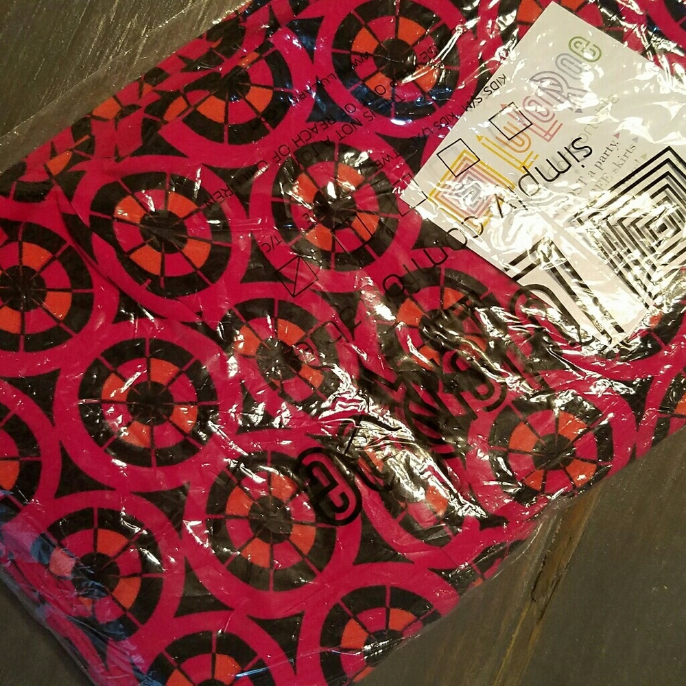 LuLaRoe Leggings TC Tall and Curvy NWT