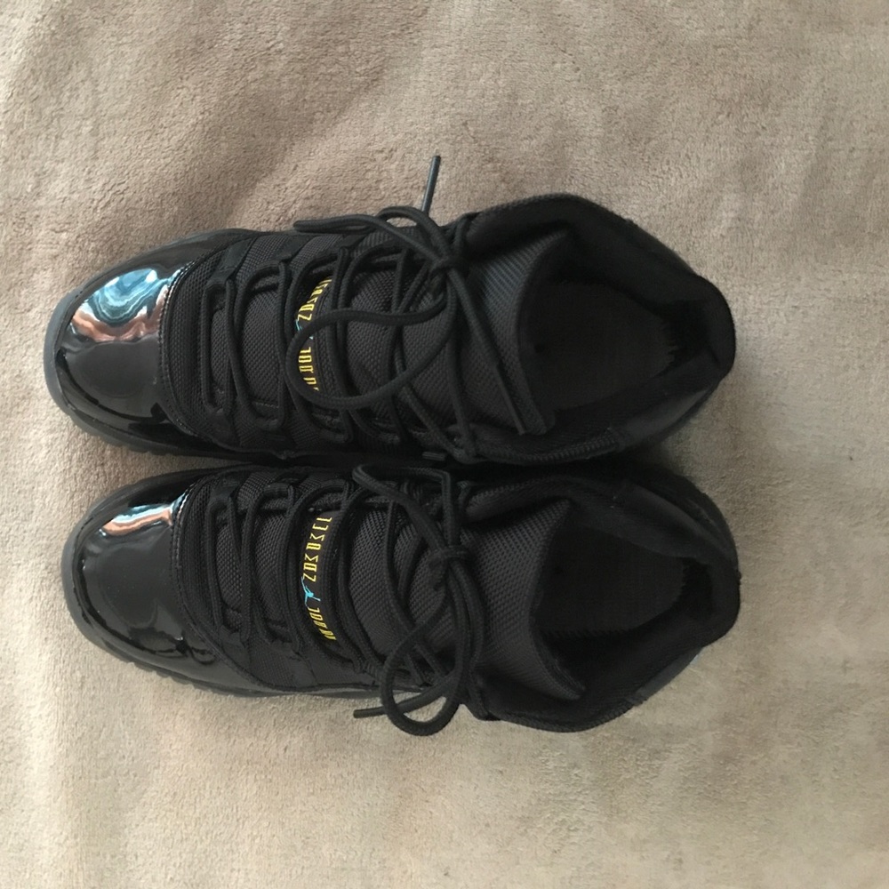 ** SOLD ** Jordan XI (Retro 11) Gamma - Picture 2 of 3