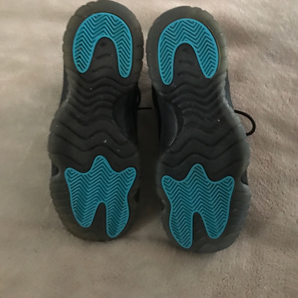 ** SOLD ** Jordan XI (Retro 11) Gamma - Picture 3 of 3