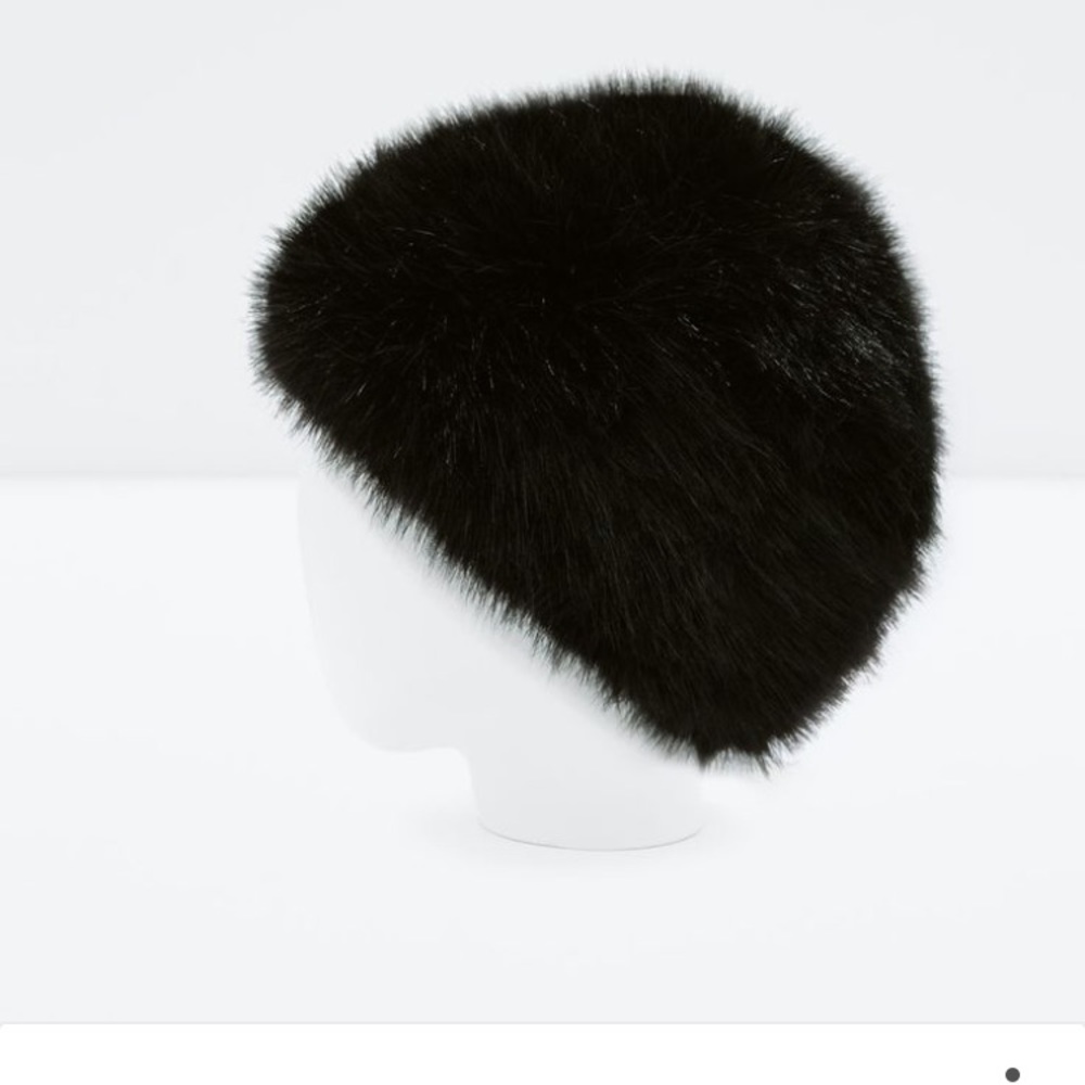 Zara faux fur hat