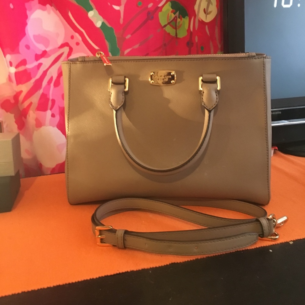 Michael Kors Kellen bag in taupe