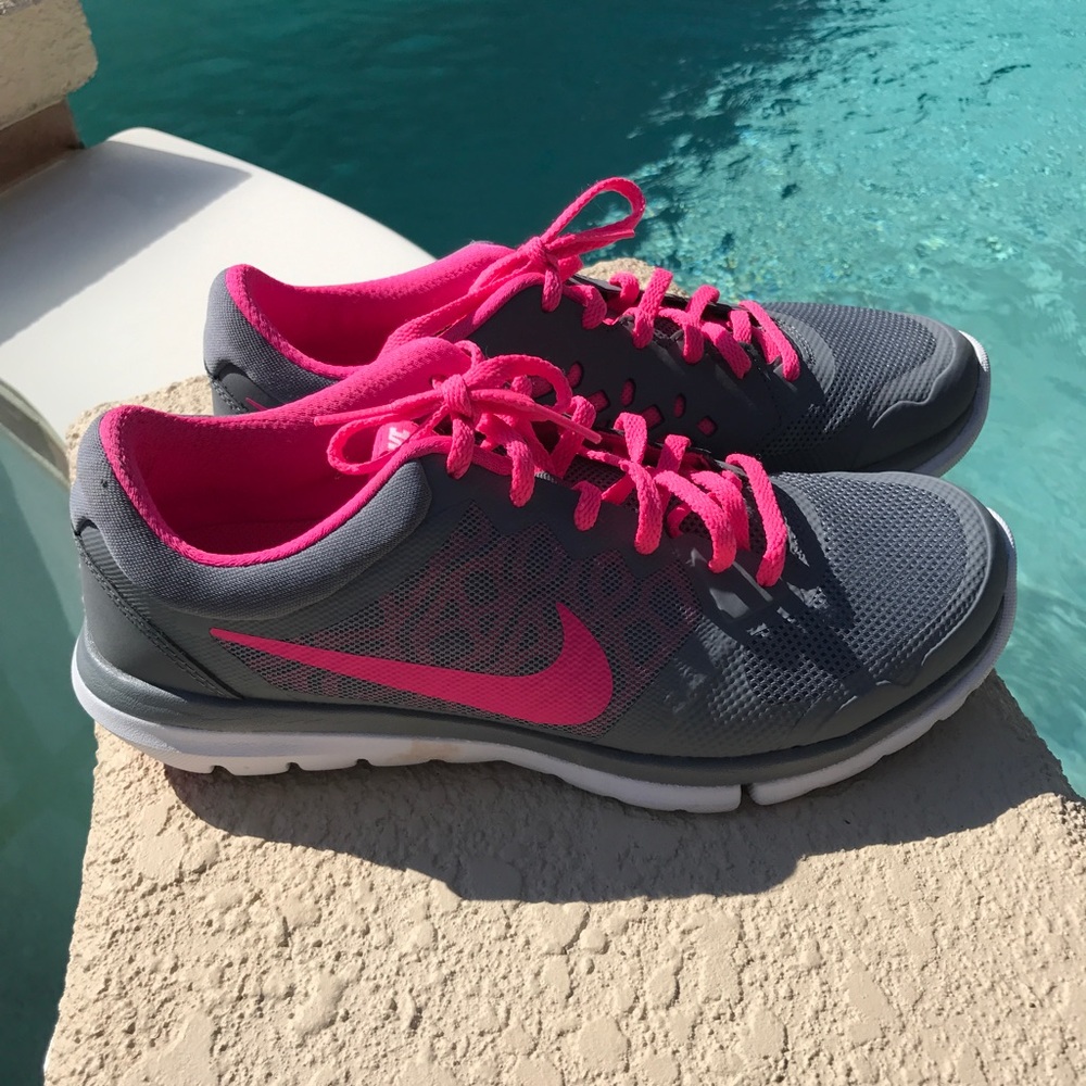 Nike Flex sneakers