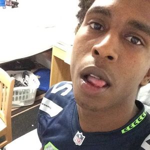 Meet your Posher, Deandre