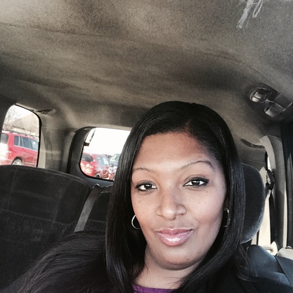 Meet your Posher, Larisha - Picture 1 of 1