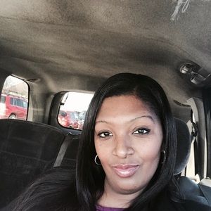 Meet your Posher, Larisha