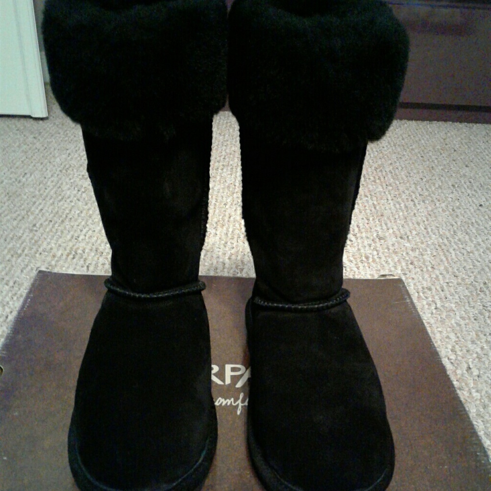 NWT/DEFECT GENUINE AUTHENTIC "SOLD OUT" BEARPAWS