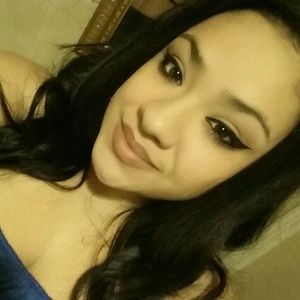 Meet your Posher, Edith