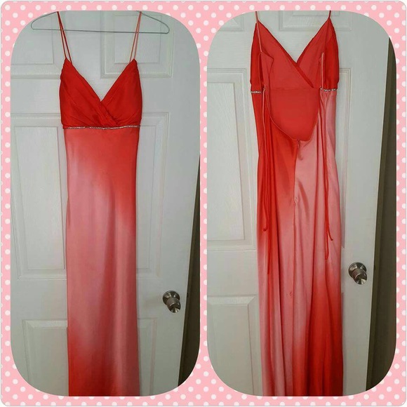 Formal dresses - Picture 3 of 4