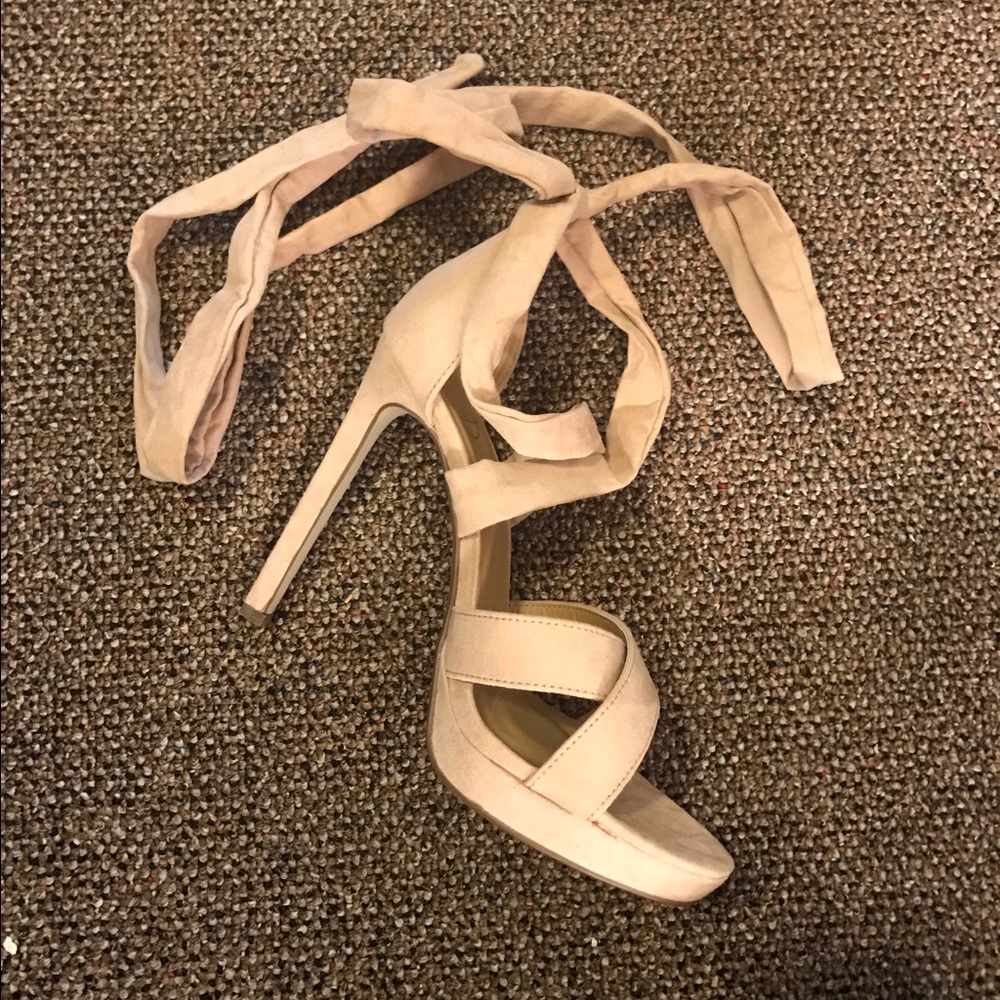 Missguided Size 9 nude heels
