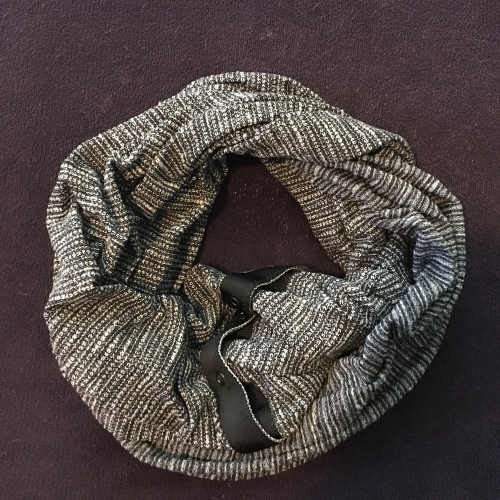 Lululemon Vinyasa Scarf