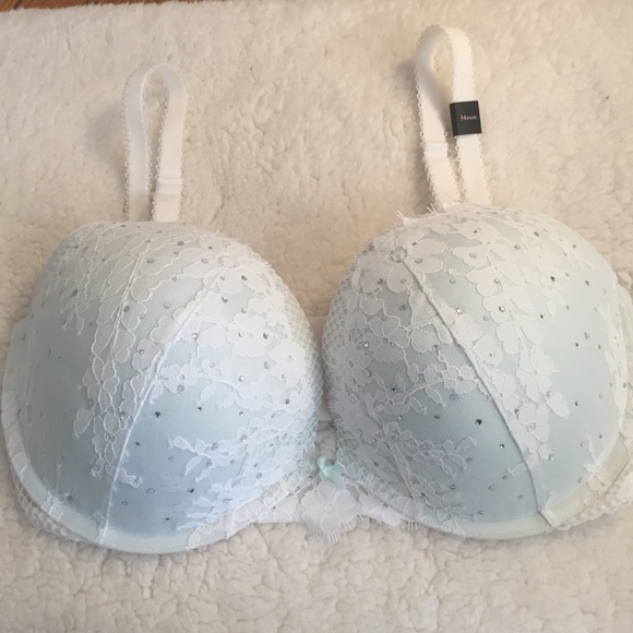 VS Bridal Floral Lace Crystal Bra panty set! - Picture 2 of 7