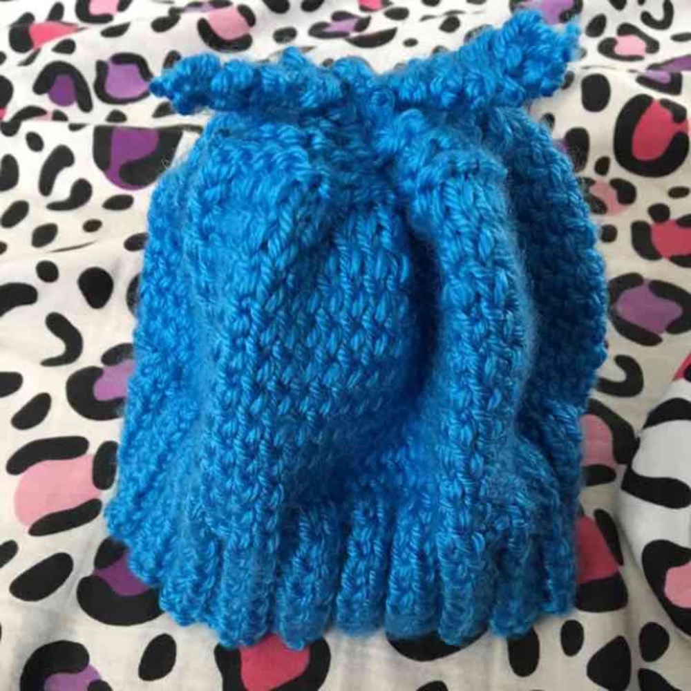 Handknit baby hat!
