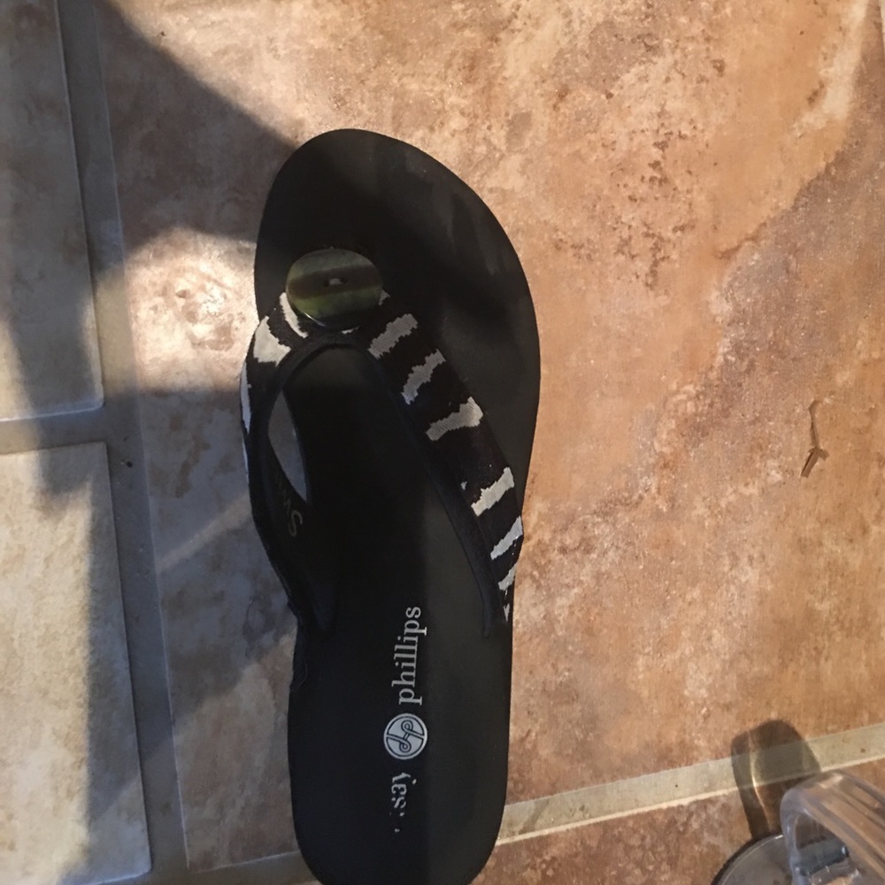 Switch flops - Picture 2 of 8