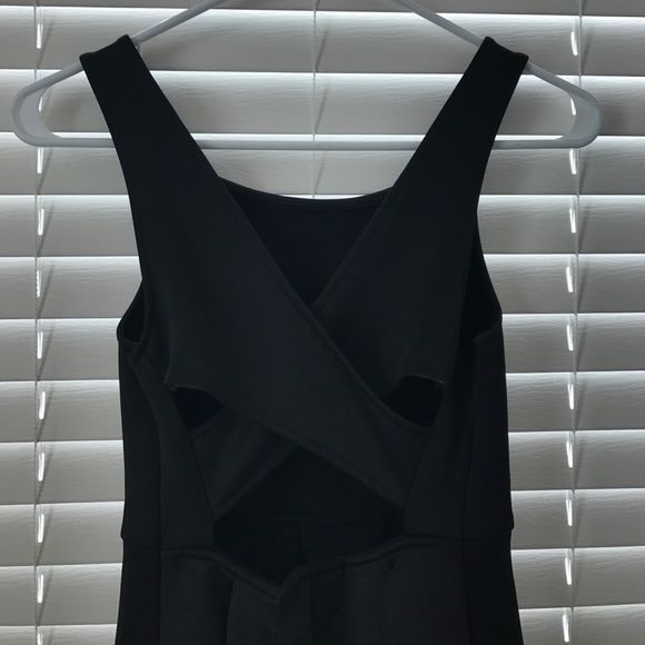 little black dress // express // size 0 - Picture 3 of 3