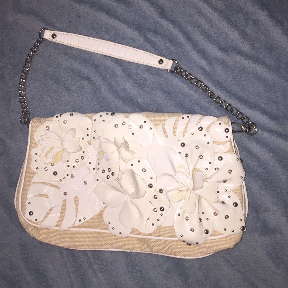 White flower purse