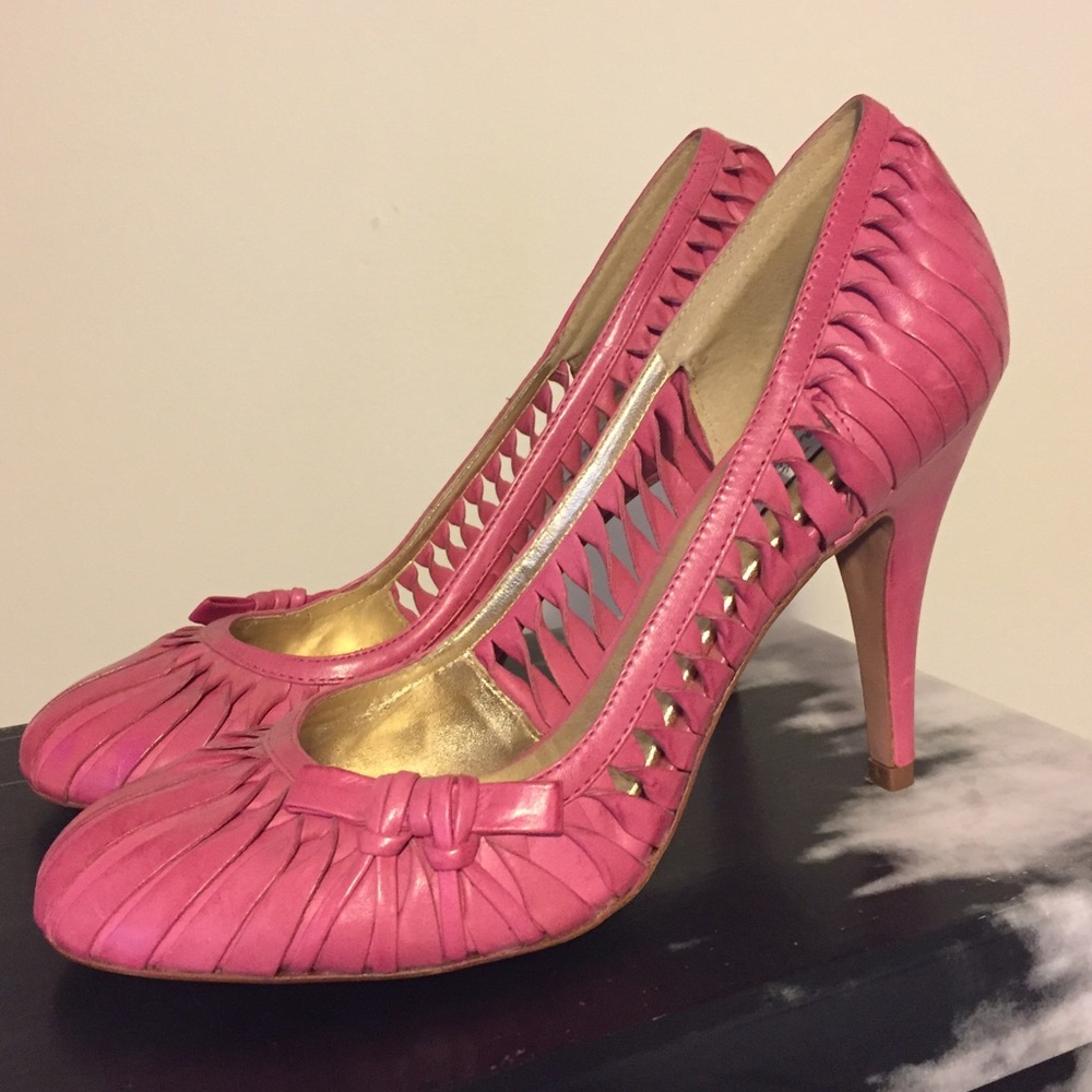 Pour la victoire pumps