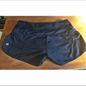 Black lululemon size six speed shorts