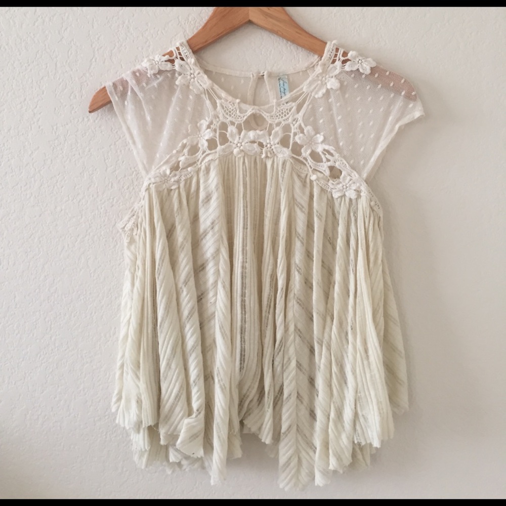 FREE PEOPLE LACE TOP SIZE XS