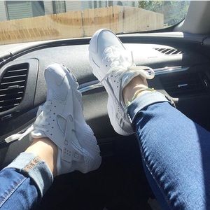 White Nike Huarache