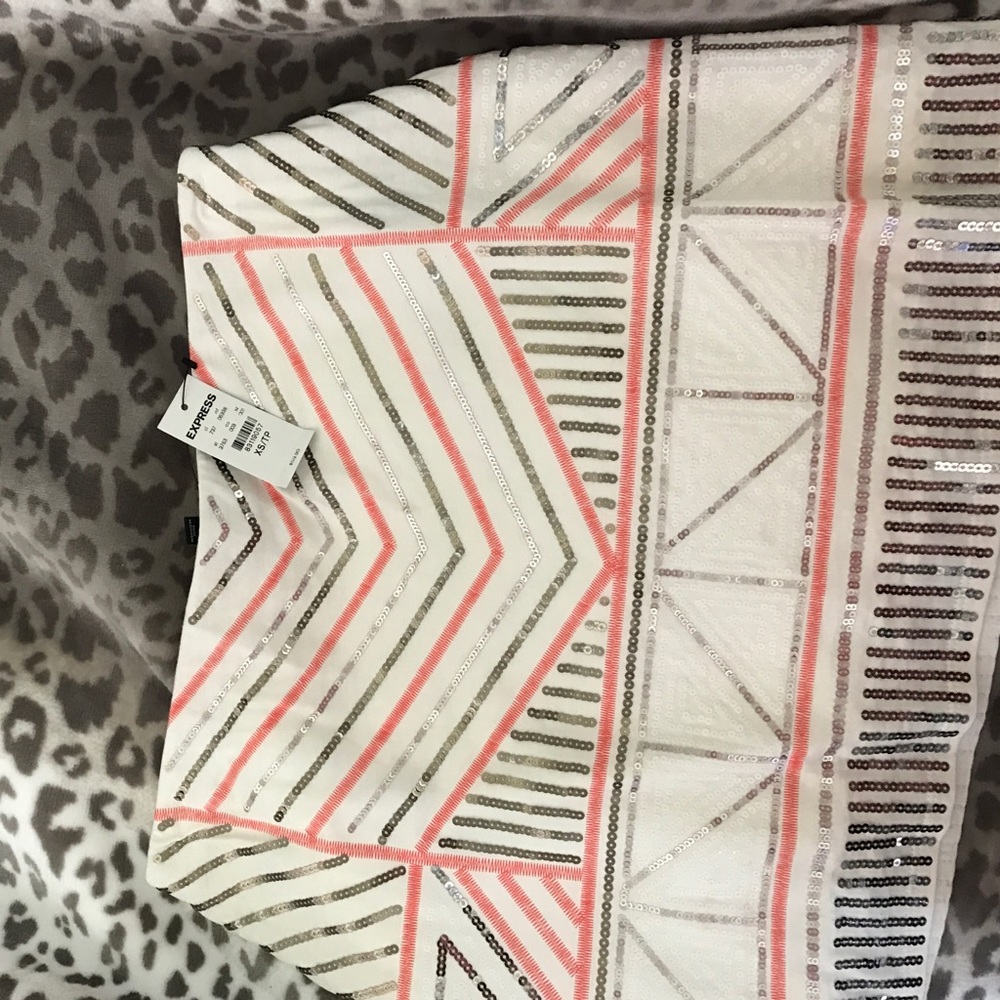 Express sequence mini skirt